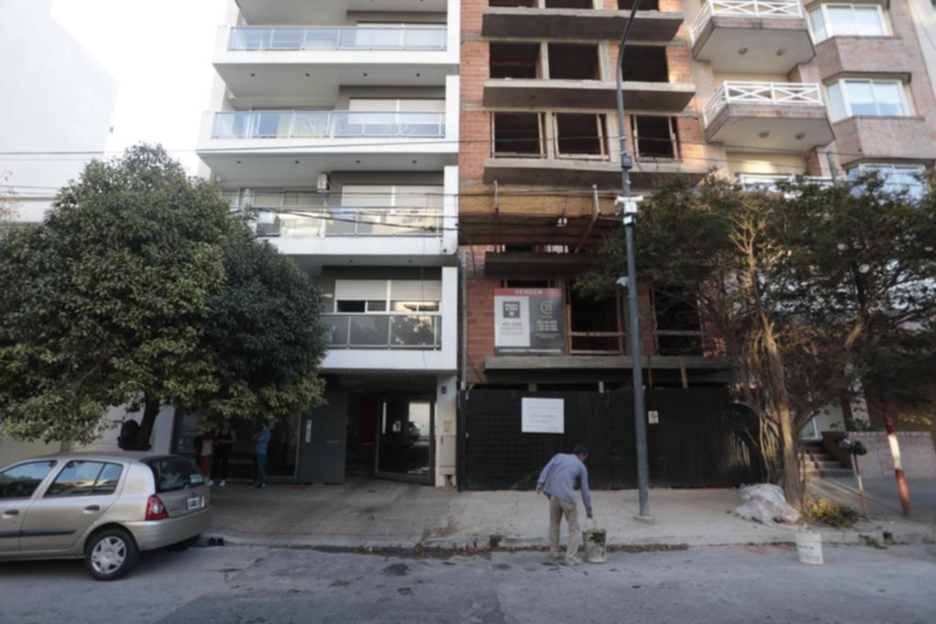 Destreza al servicio del delito: saltaron desde un edificio a otro para robar