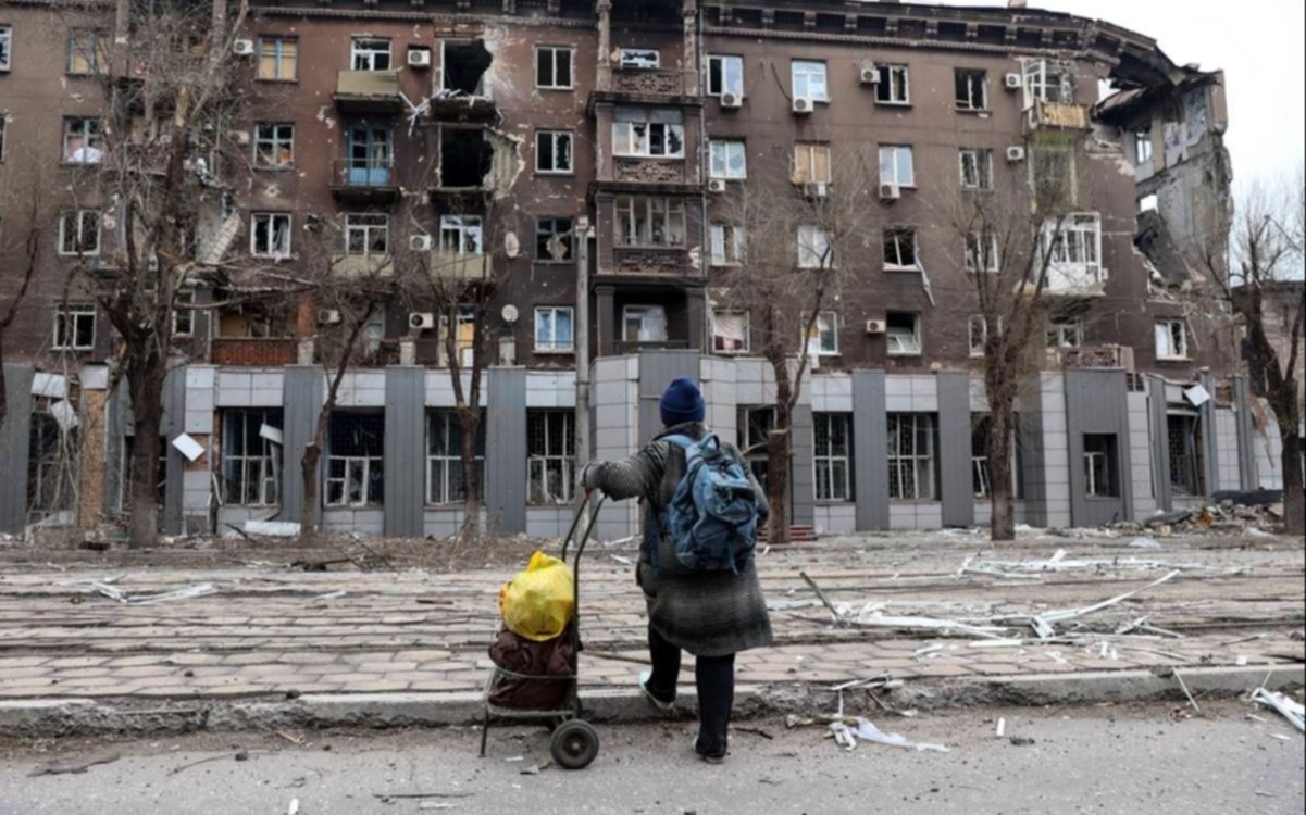 Rusia dice que abrió un corredor humanitario para que las fuerzas ucranianas salgan de Mariúpol
