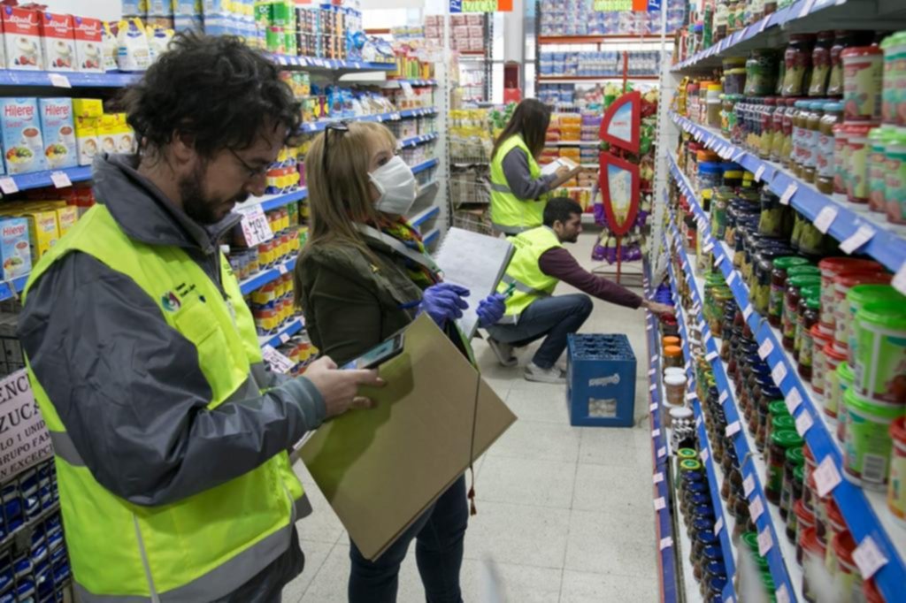 Polémica por un proyecto para que las comunas clausuren comercios