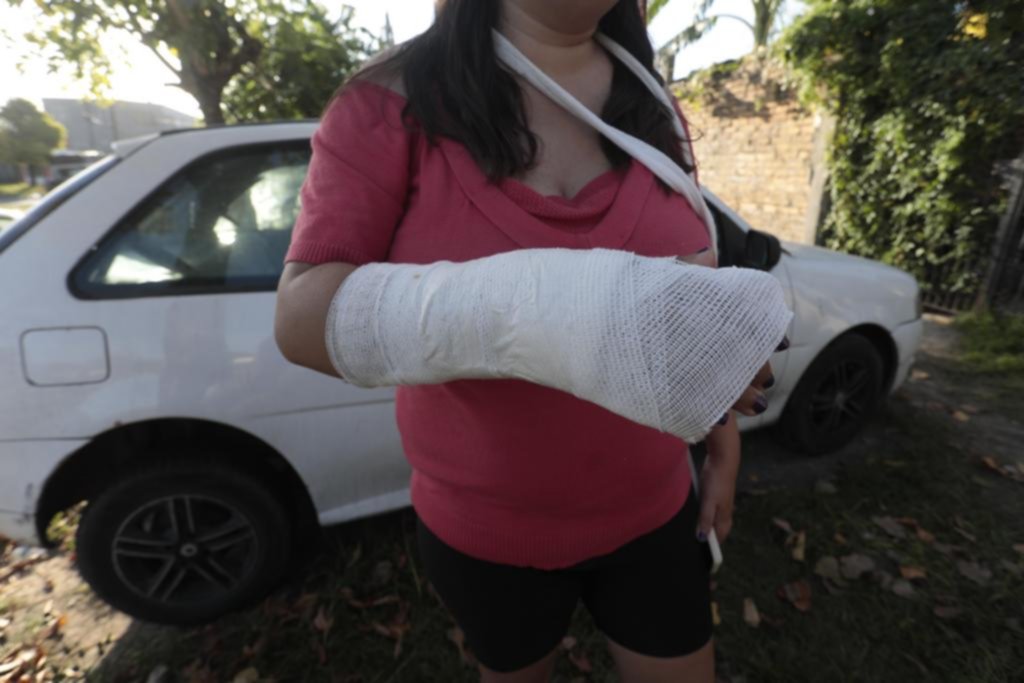 Delincuentes “todoterreno”: le fracturaron la muñeca por una bicicleta