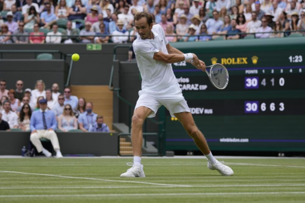 Los tenistas rusos, en medio del cruce entre la ATP y Wimbledon