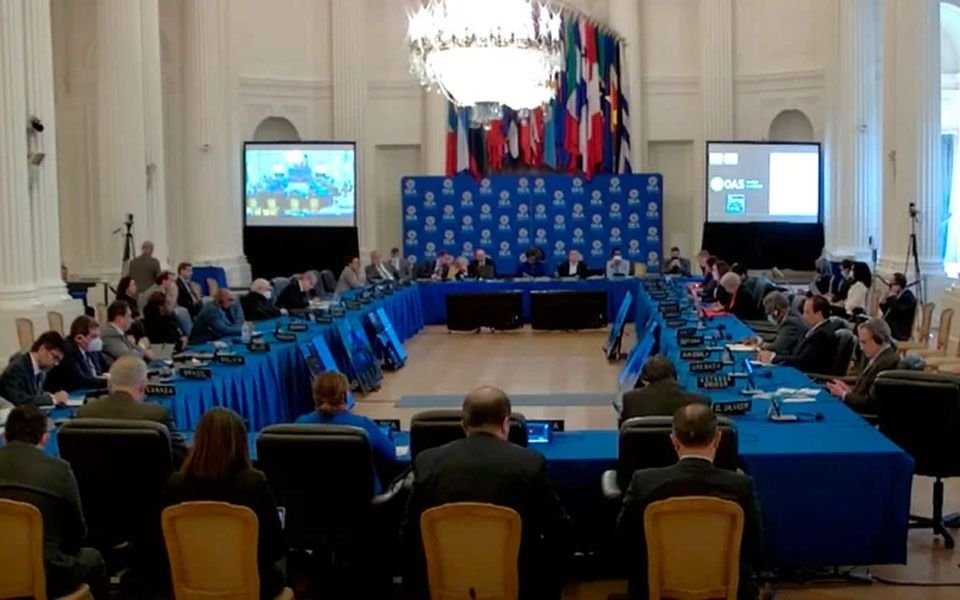 Con la abstención de Argentina, la OEA suspendió a Rusia como observador permanente