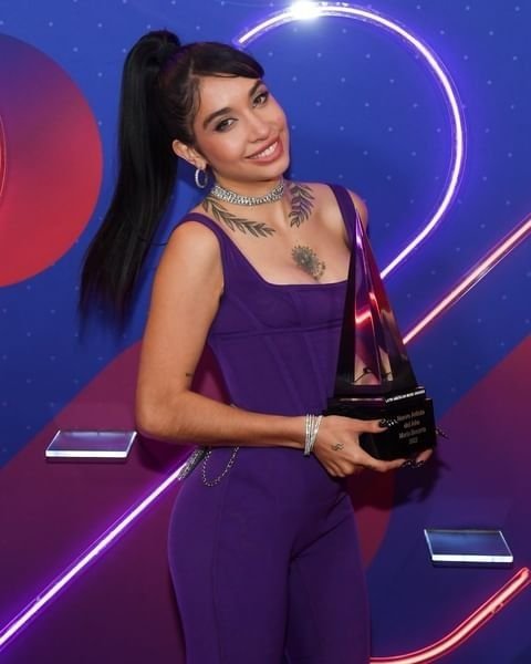 La gran noche de la tripera María Becerra en los Latin American Music Awards: Karol G hizo historia
