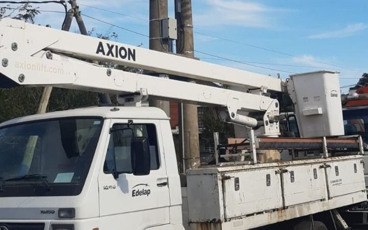 Obras de mejora en las redes eléctricas en Arturo Seguí