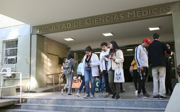 El Centro de Graduados de Medicina también apoyó a González Ayala