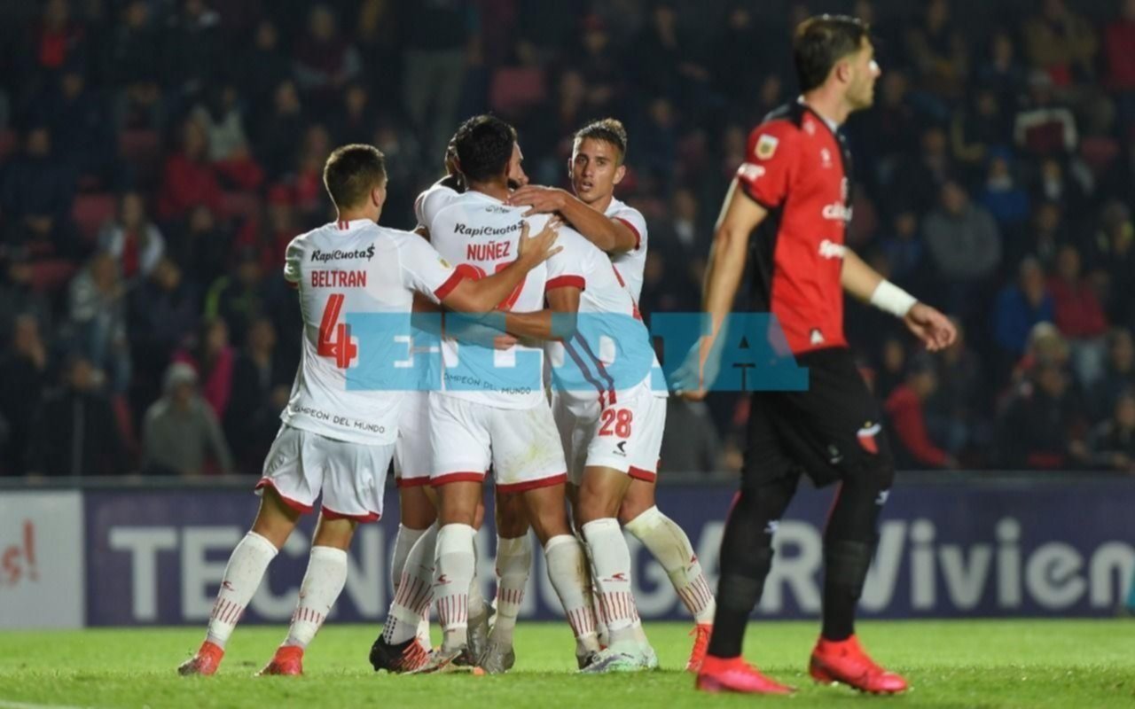 Festejos y jugadas: galería con 40 fotos en la noche de Santa Fe