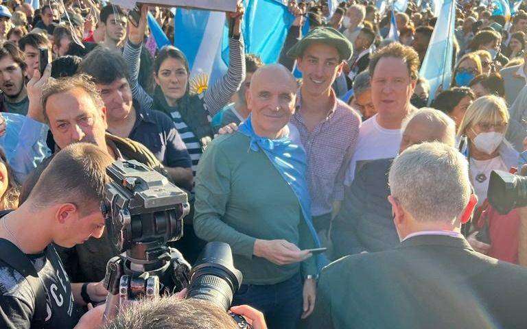 Referentes de la oposición apoyaron la protesta con críticas al Gobierno