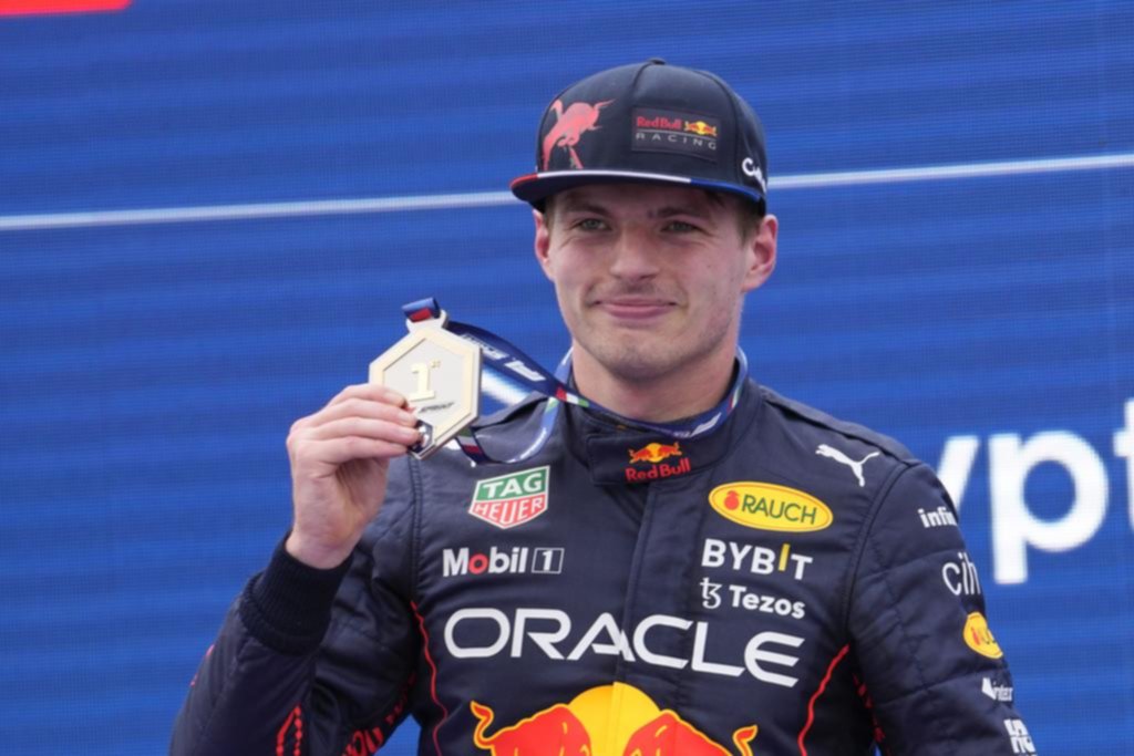 Verstappen le quitó el triunfo a Leclerc en el Sprint de Imola
