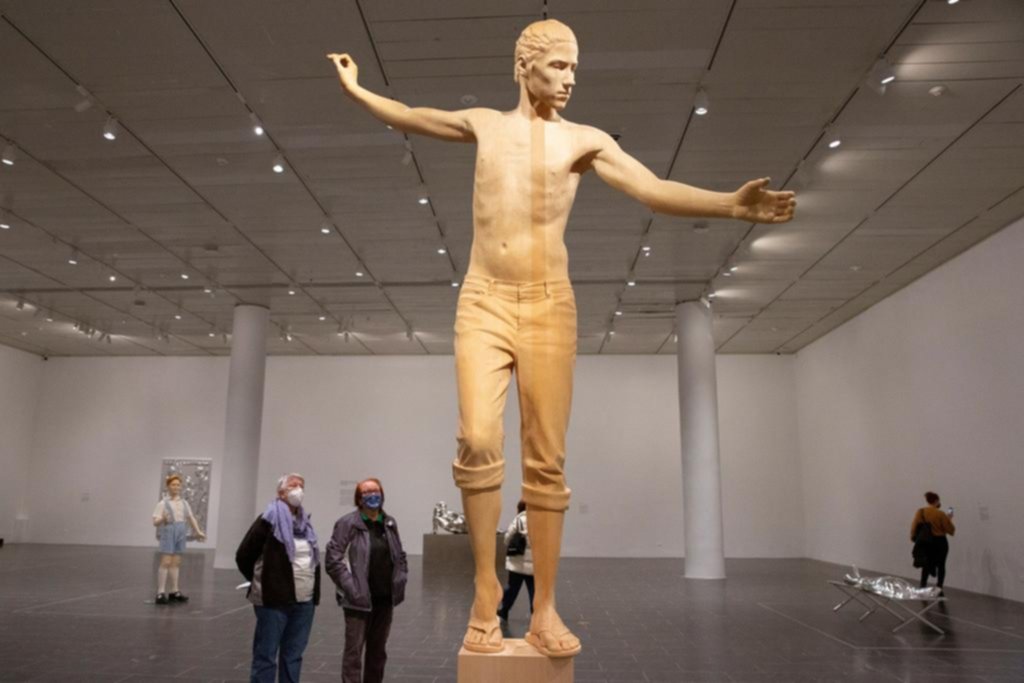 Las esculturas gigantes de Charles Ray, en Nueva York