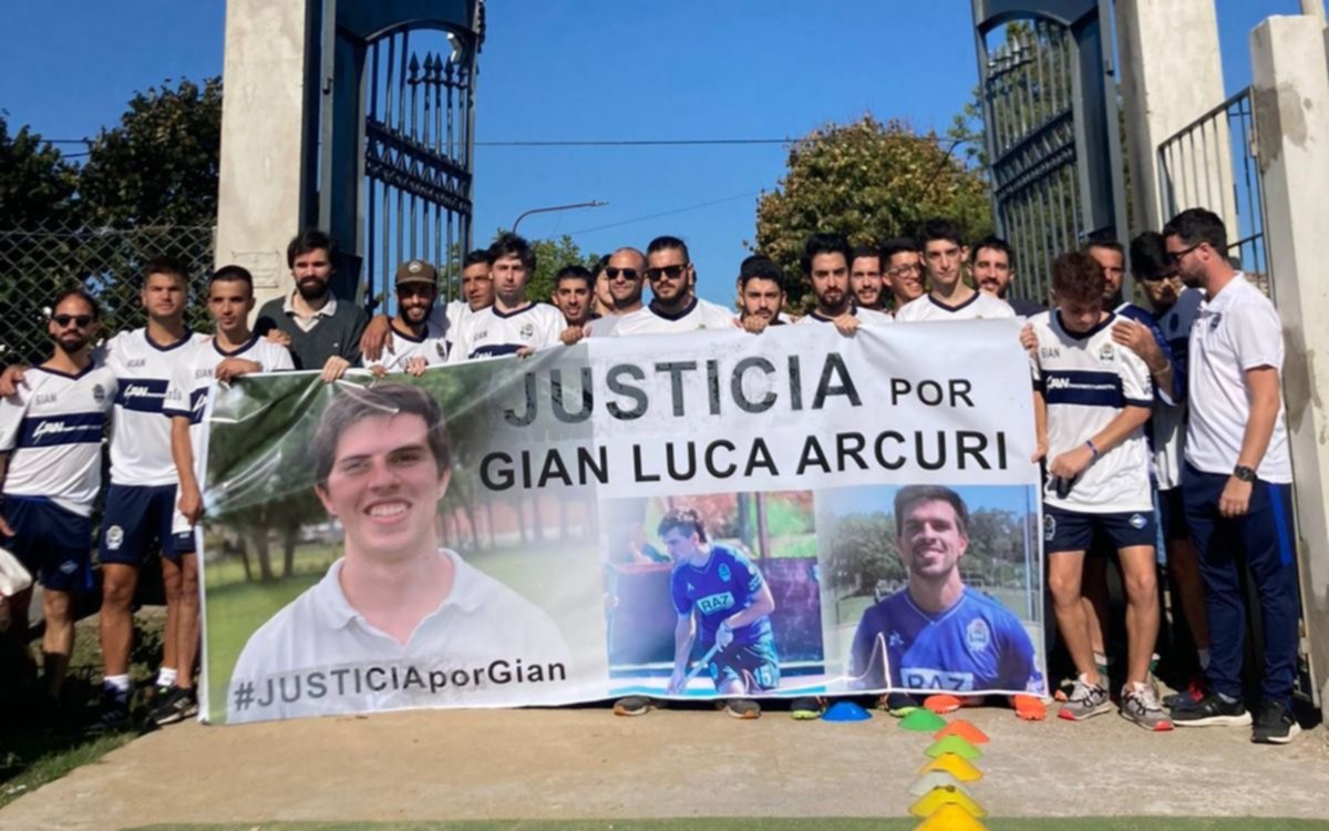Pedido de justicia y placa en homenaje a Gian Luca Arcuri, el jugador de Gimnasia asesinado
