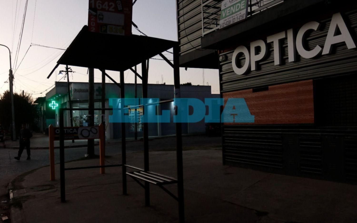 Investigan un crimen a la salida de una bailanta en Región: el cuerpo estaba tirado en 122 y 70