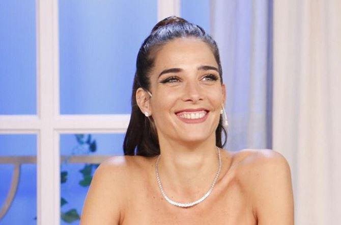Juanita, lejos de la conducción, se fue a Córdoba a filmar una película