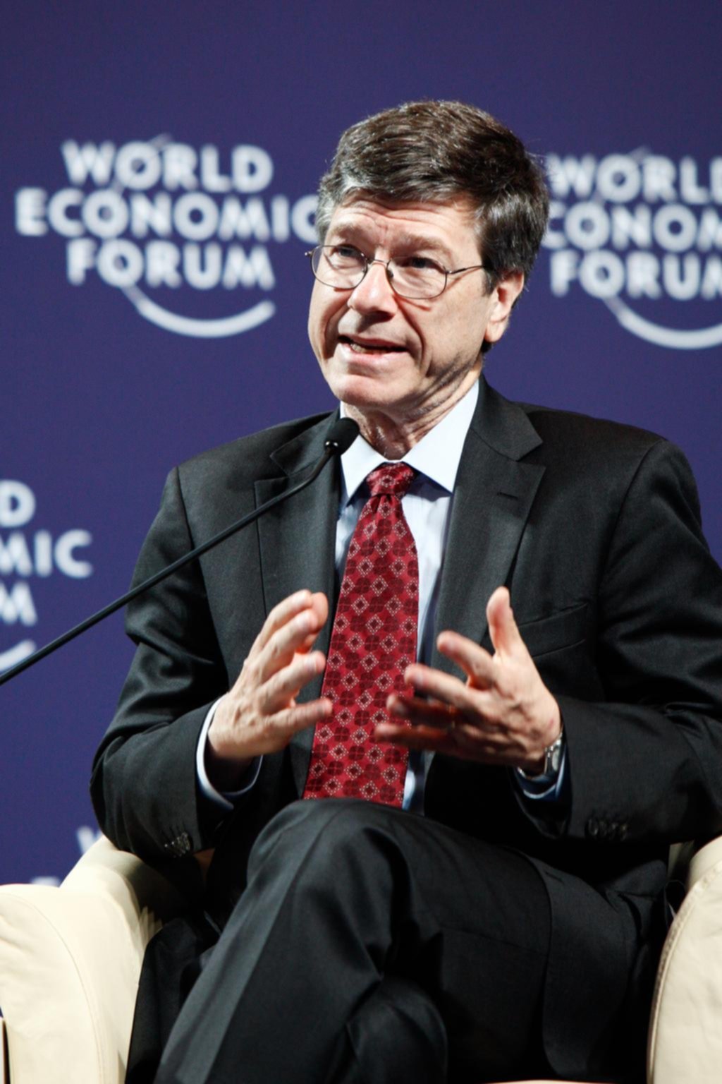 Sachs, la economía global y la situación Argentina