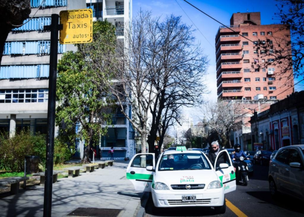Taxistas van por más: quieren tarifa de feriados