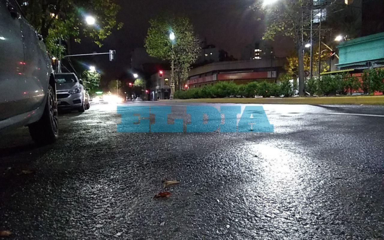 Cayeron las primeras gotas en La Plata y hay alerta naranja por fuertes tormentas, con ráfagas y granizo