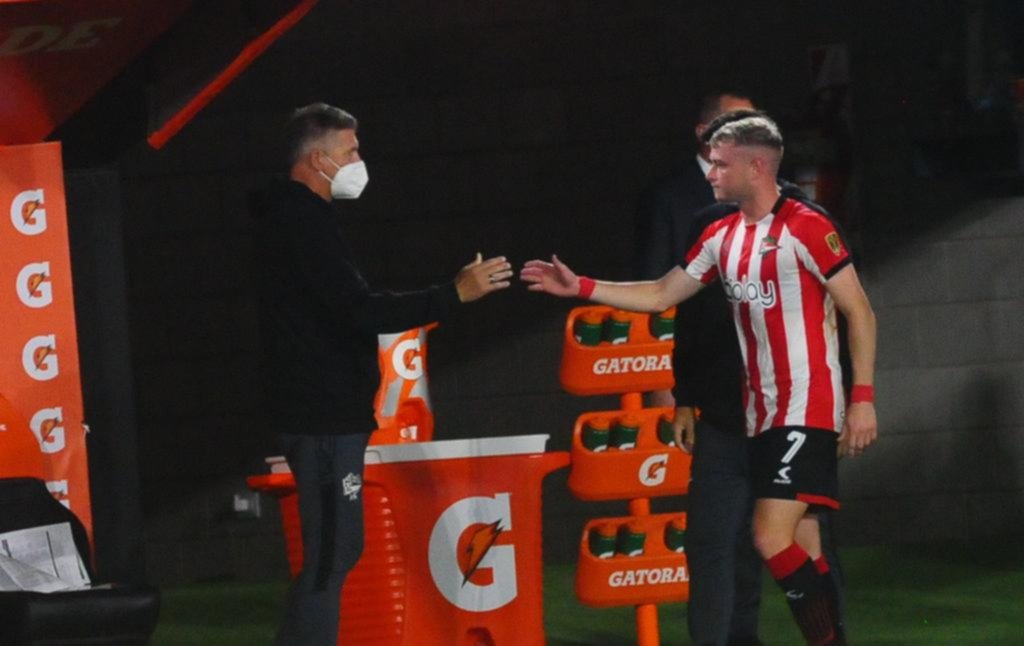 Pellegrini se fue lesionado y encendió las alarmas en el León