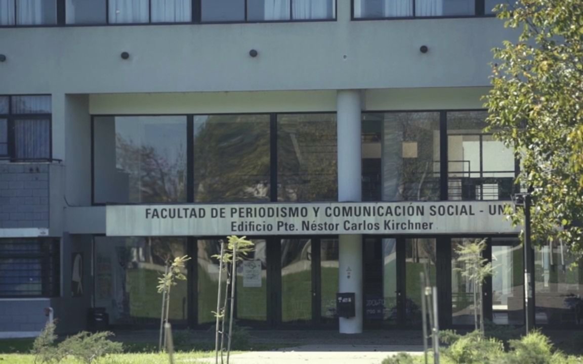 La Facultad de Periodismo otorgará el primer título "no binarie"