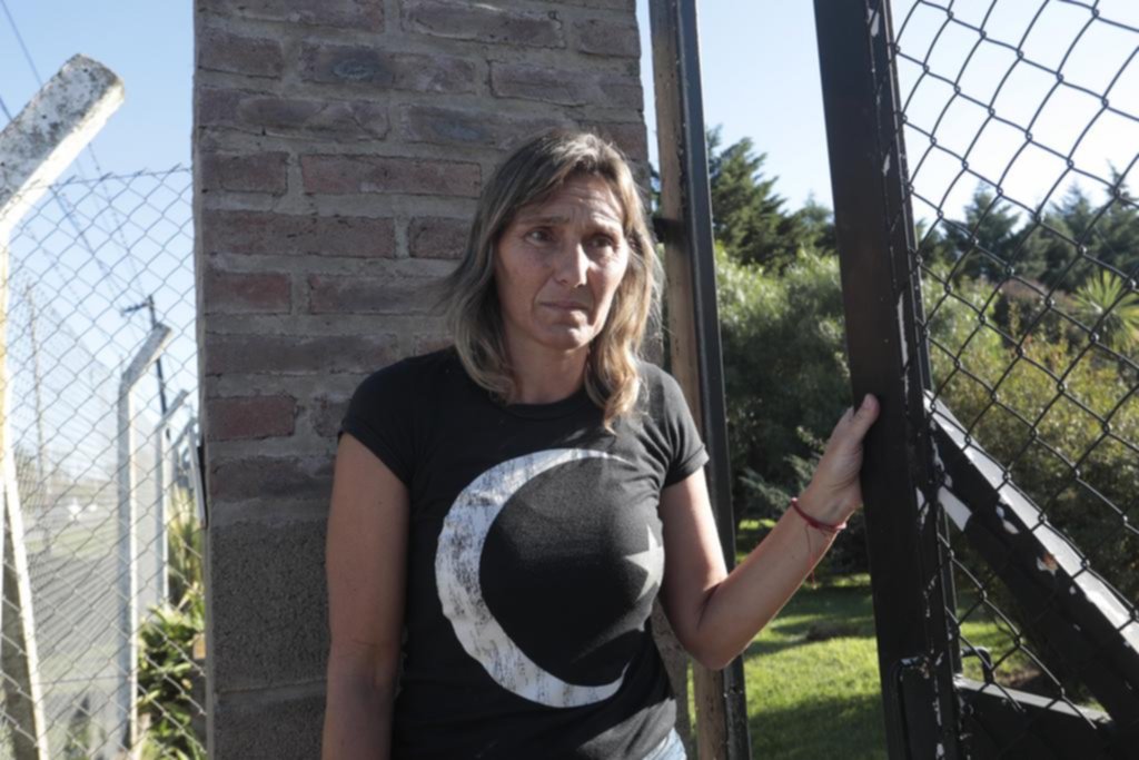 Atada, amordazada y asaltada: audaz atraco de una banda de encapuchados