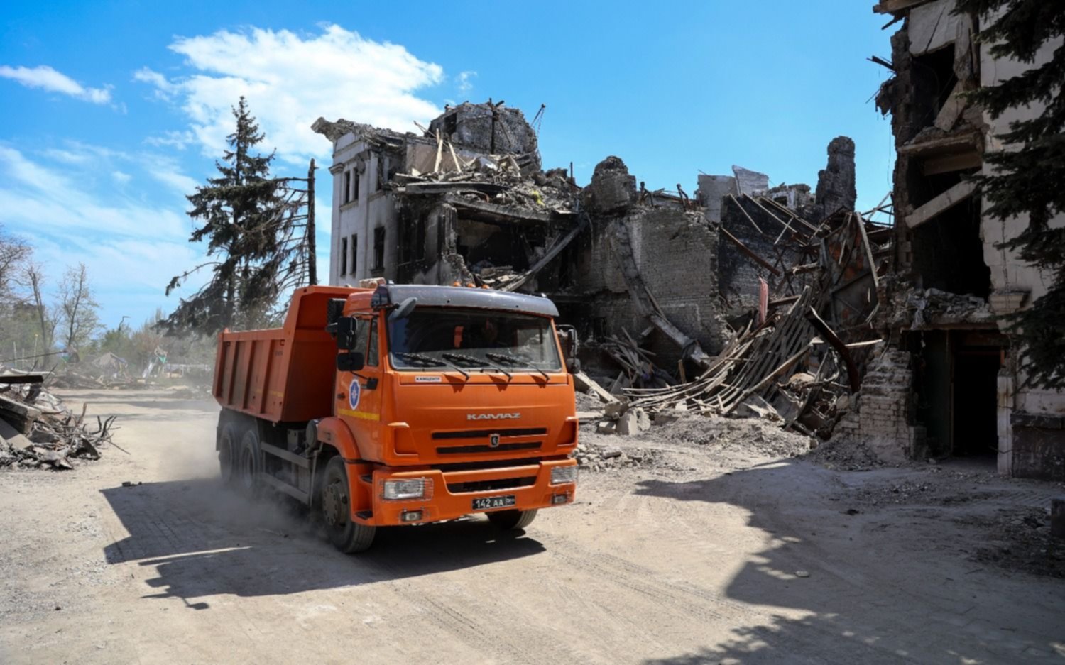 Kiev denuncia 50 bombardeos en unas horas en Mariúpol con bombas de fósforo