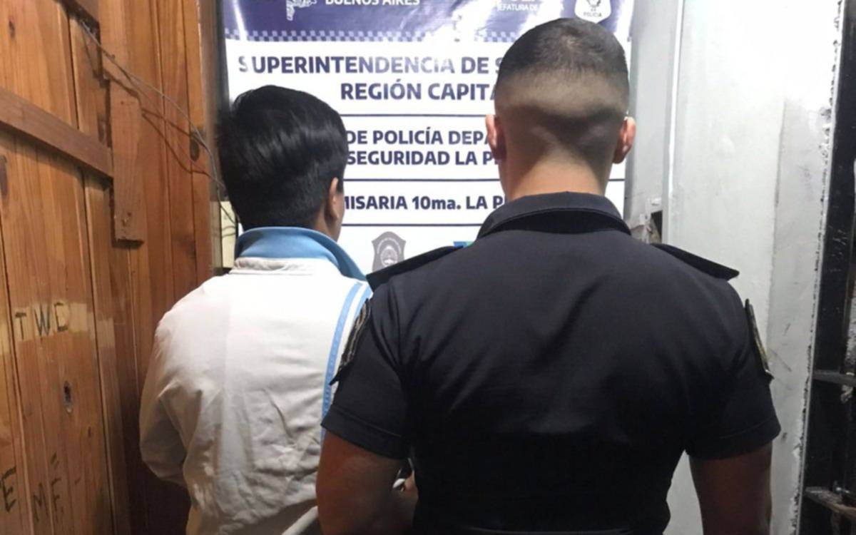 Atrapan a un colombiano con un inhibidor de alarmas en el centro de City Bell