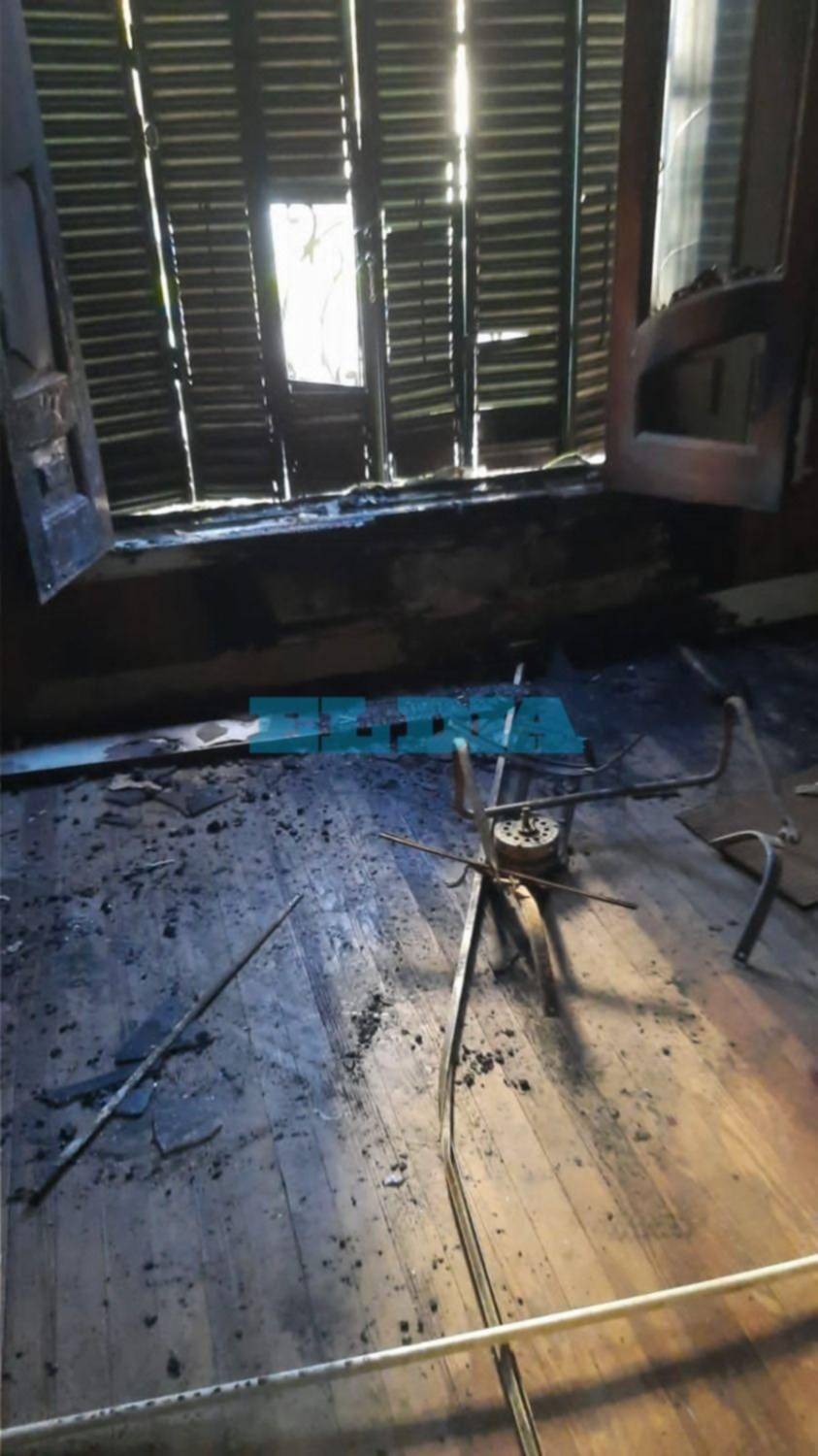 Susto y tensión por un incendio en el Centro: rescataron a dos nenes