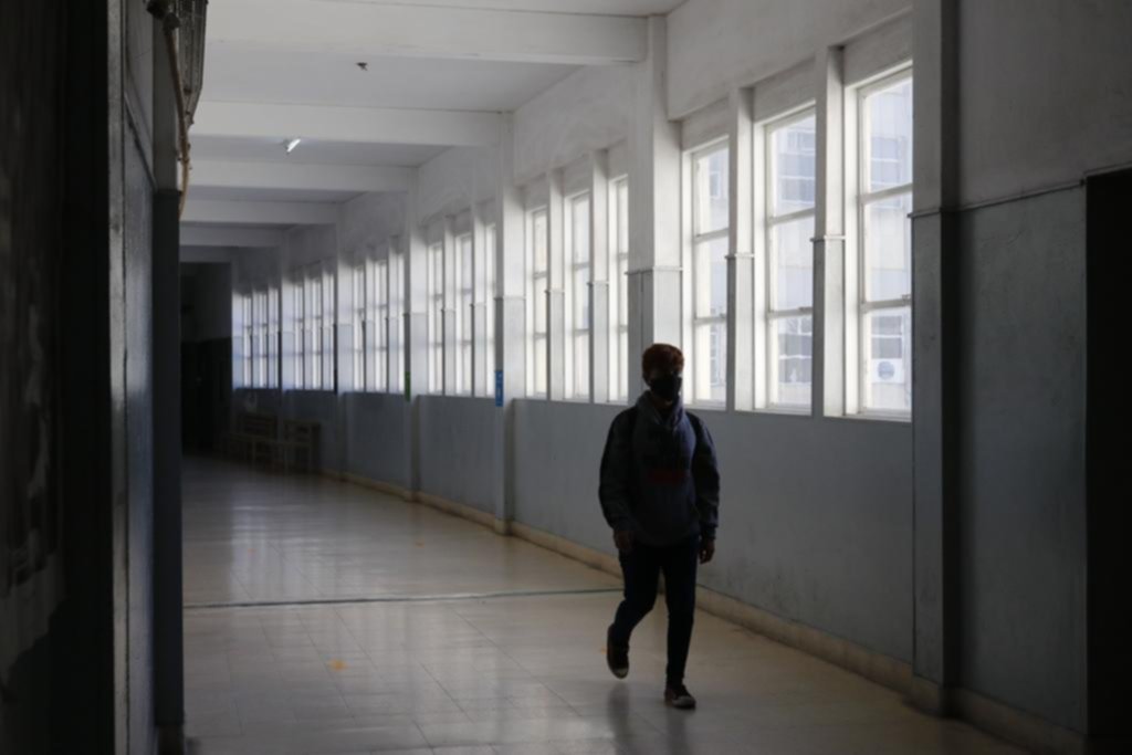 Otra renuncia que genera revuelo en la facultad de Medicina