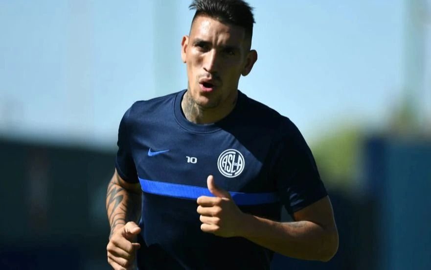 Apareció Centurión por San Lorenzo pero la dirigencia no quiere tenerlo en el equipo