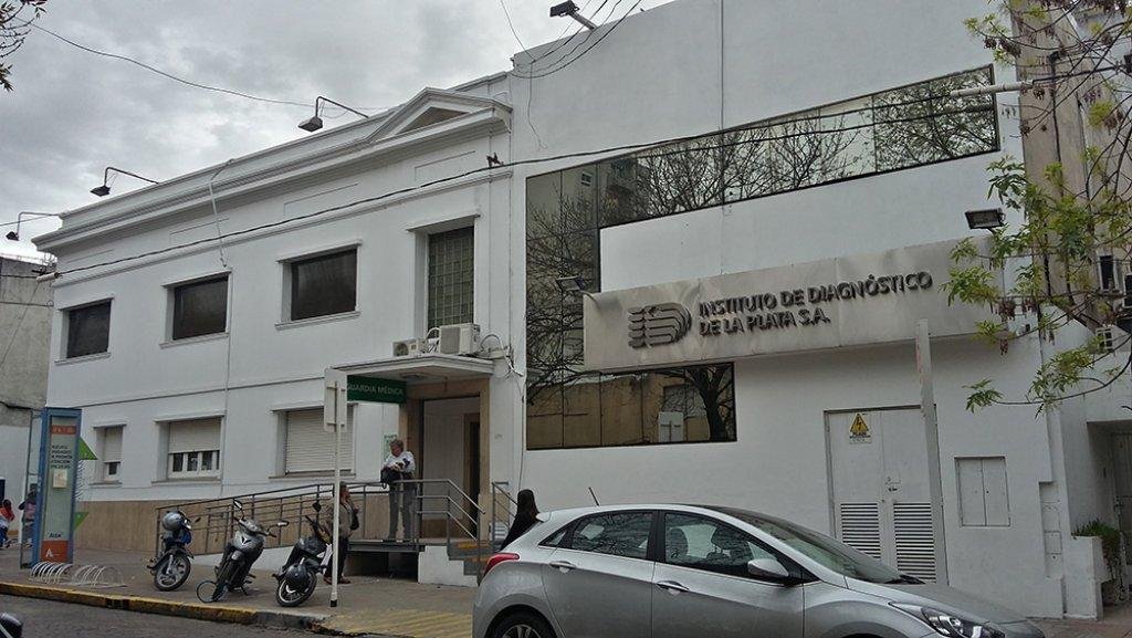 Lo balearon para robarle la mochila en Villa Elvira