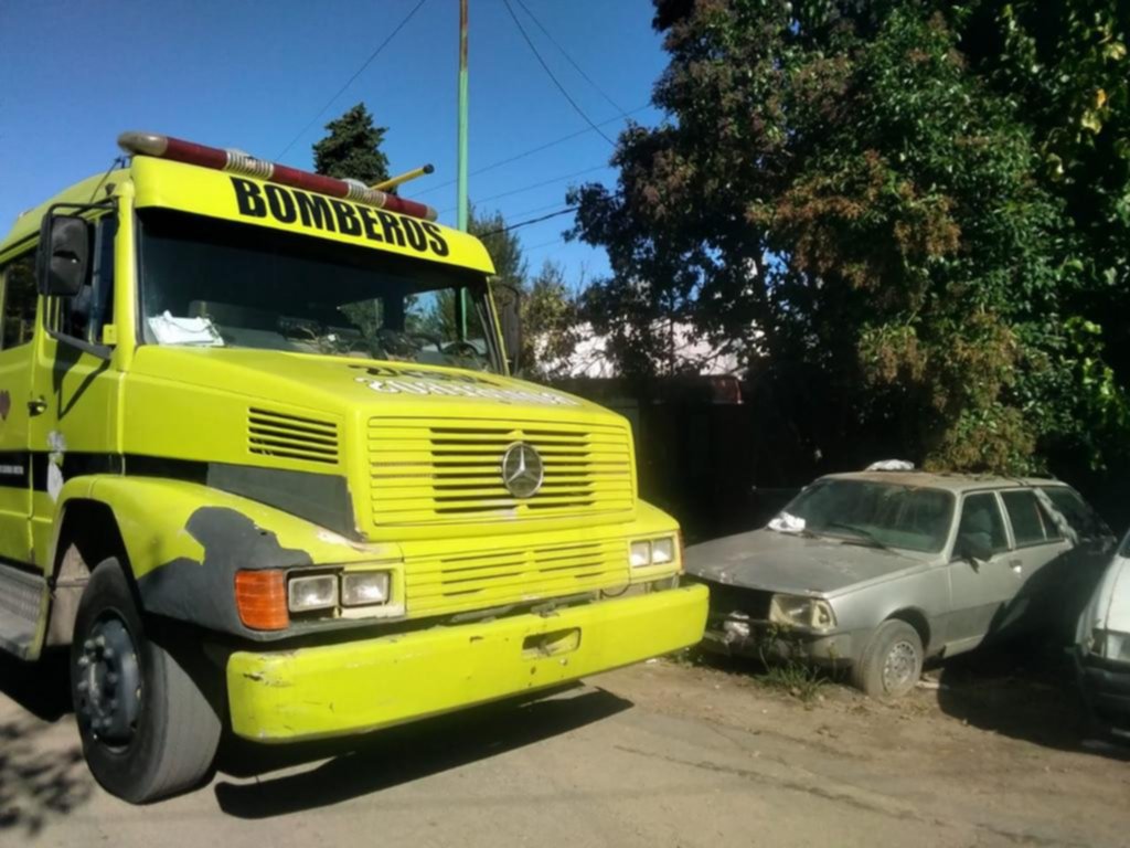 Llamas en un local de Los Hornos y susto vecinal 