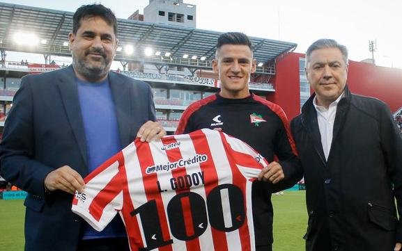 Leonardo Godoy llegó a los 100 partidos con el Pincha