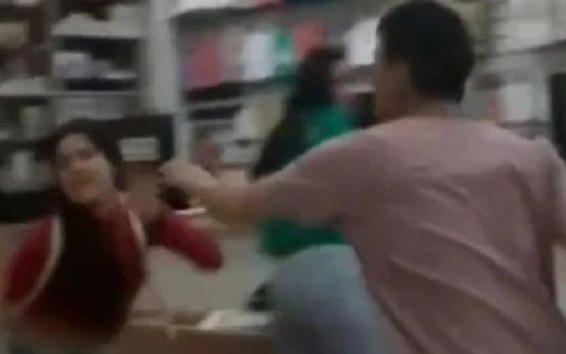 Comerciante chino agredió a empleada y vecinos lo saquearon