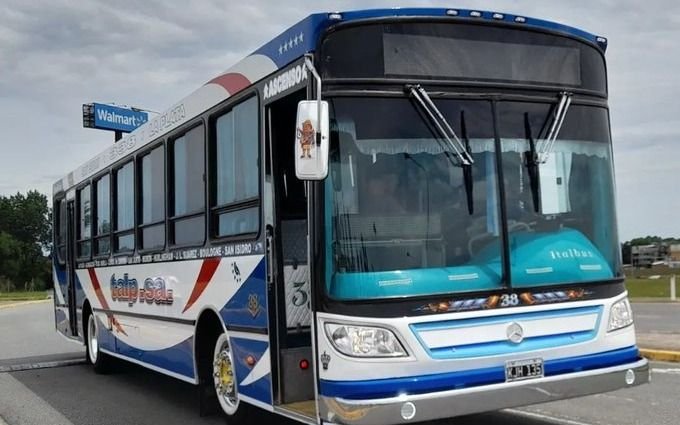 El TALP no sale ni llega a La Plata por el paro de la UTA en protesta por el chofer asesinado