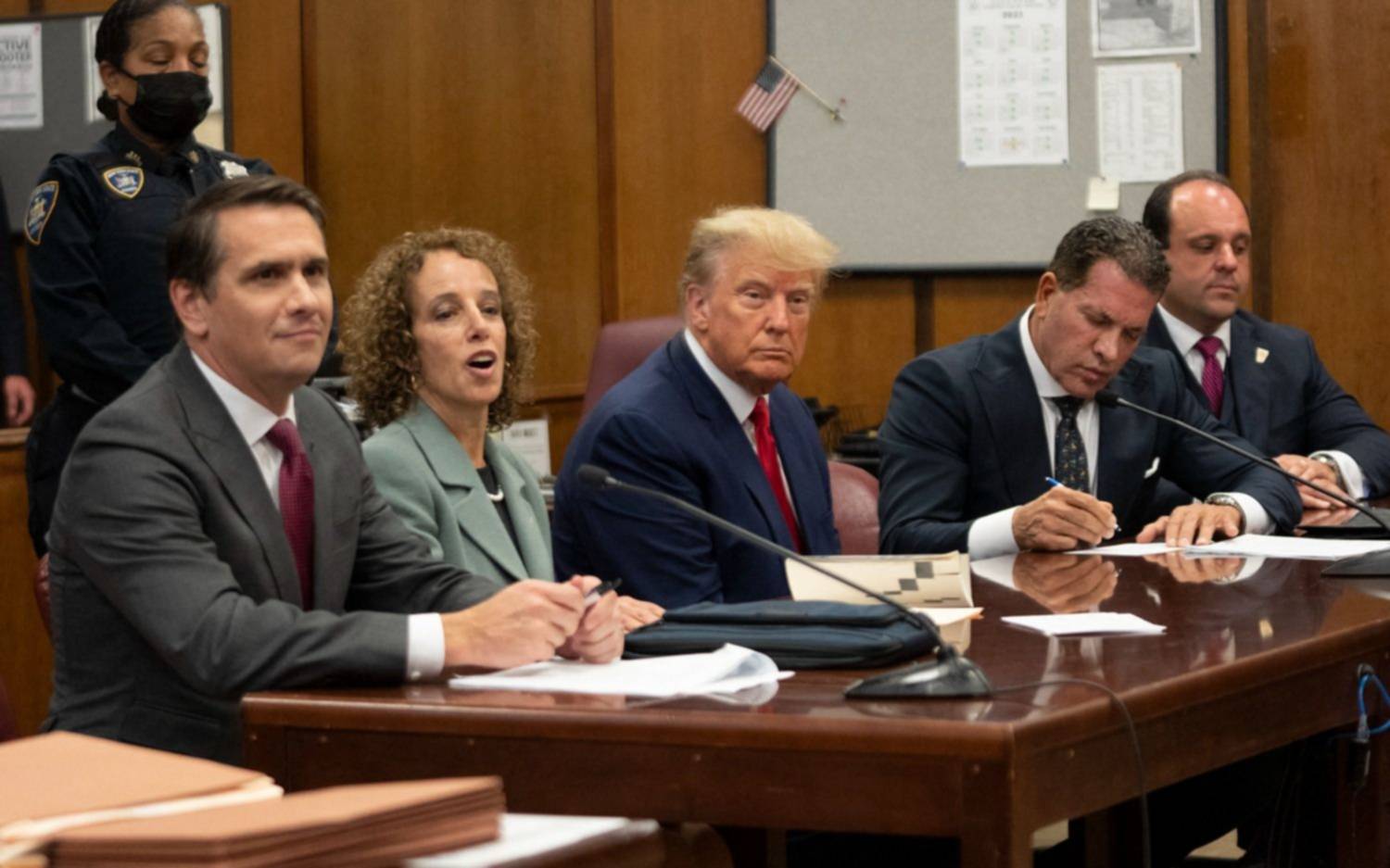 Trump ante la Justicia: se declaró "no culpable" de 34 delitos y quedó libre