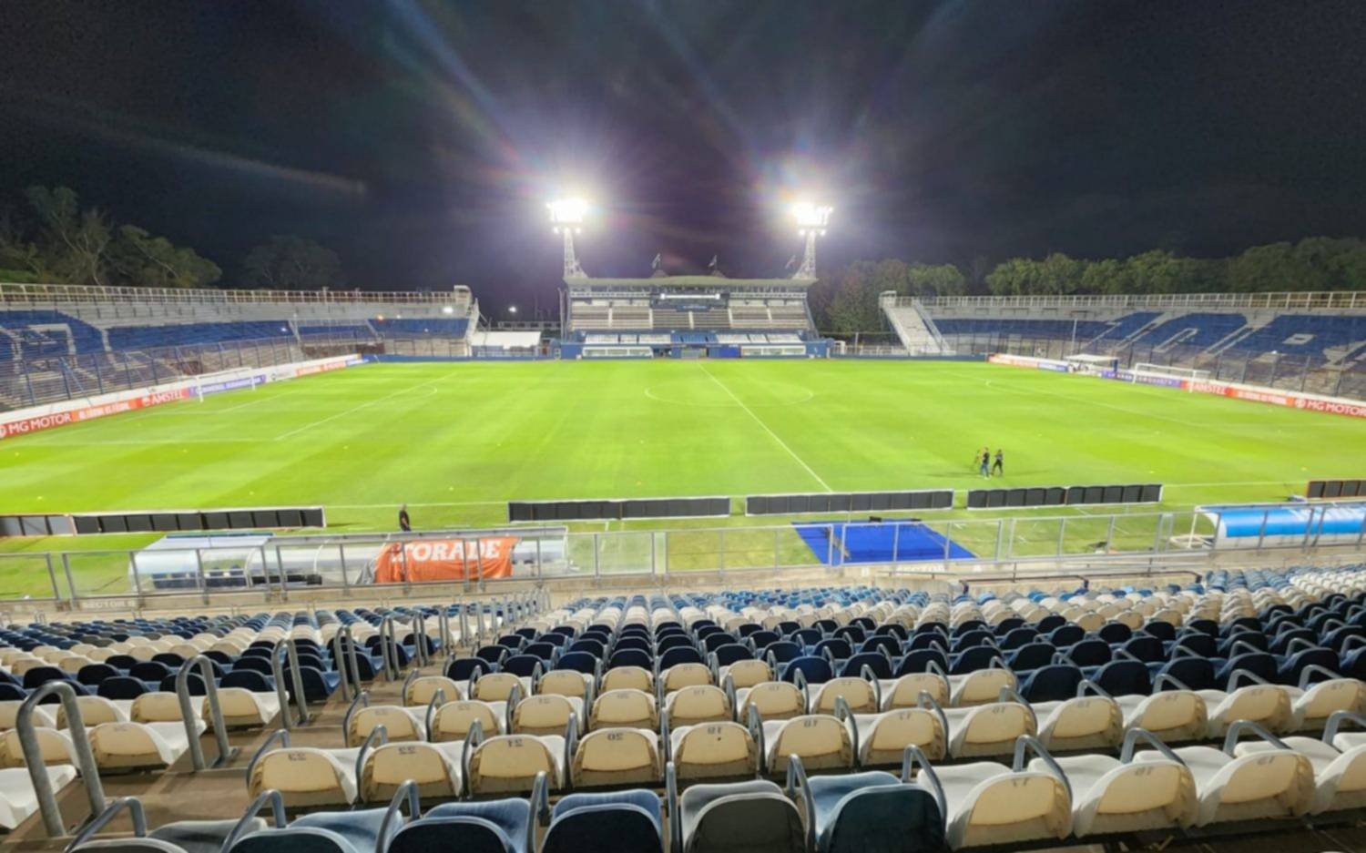 El estadio del Bosque lucirá la nueva iluminación LED en el debut copero