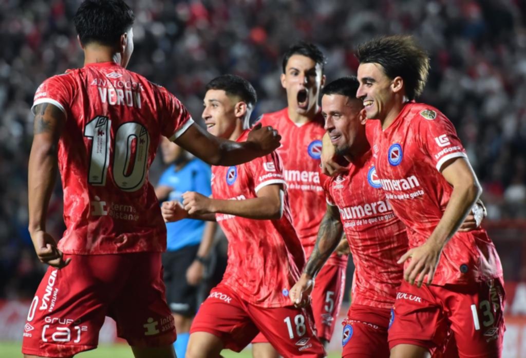 Argentinos alcanzó la ventaja en el segundo tiempo