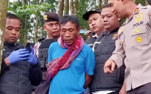 Un chamán indonesio acusado de envenenar y matar a 12 personas 