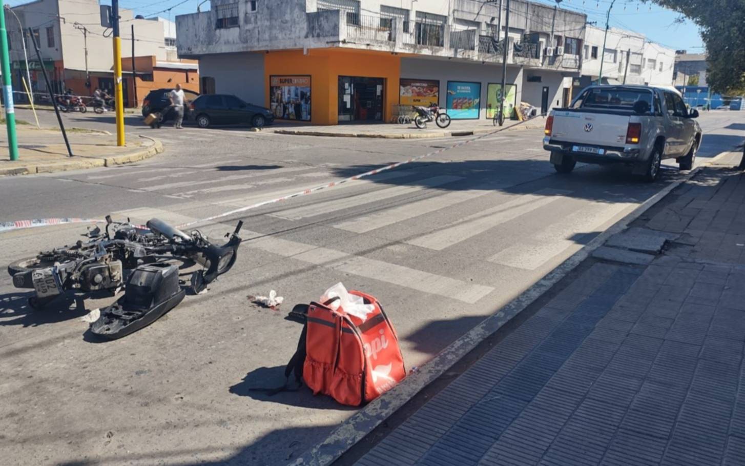 El finde largo arrancó a puro tortazos en las calles de la Región