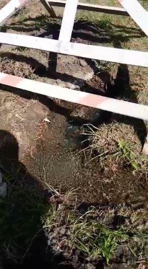 El agua que se pierde en la calle le falta a los vecinos