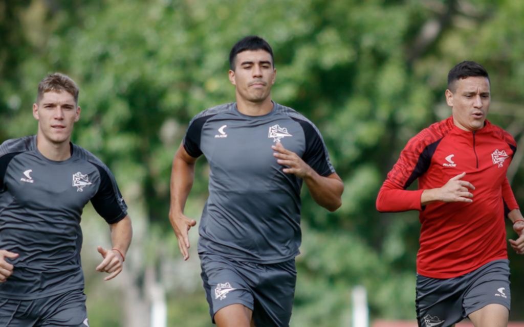 Con el chip local, Domínguez define los once contra el Rojo