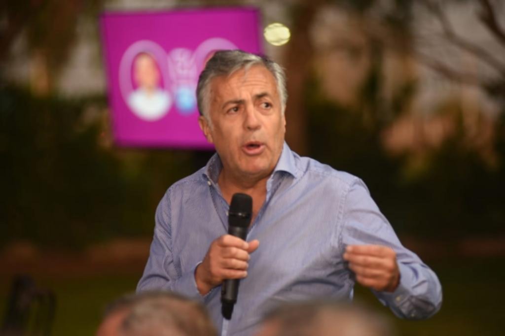 “Este Gobierno no cae porque lo banca el FMI y el sector financiero”