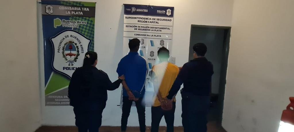 Caen otros dos trapitos por hostigar con un cuchillo a automovilistas