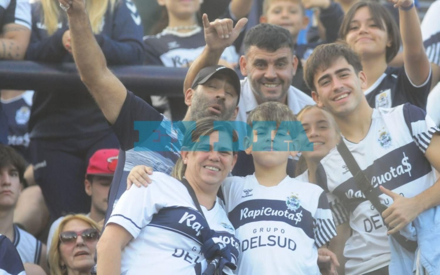 FOTOS | Los triperos dijeron presente y colmaron el Bosque