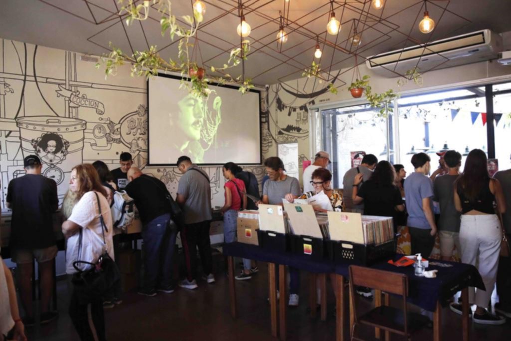 Coleccionistas pasaron la tarde entre los discos