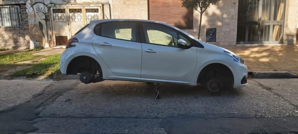 Los “roba ruedas” y otro duro golpe en la Ciudad