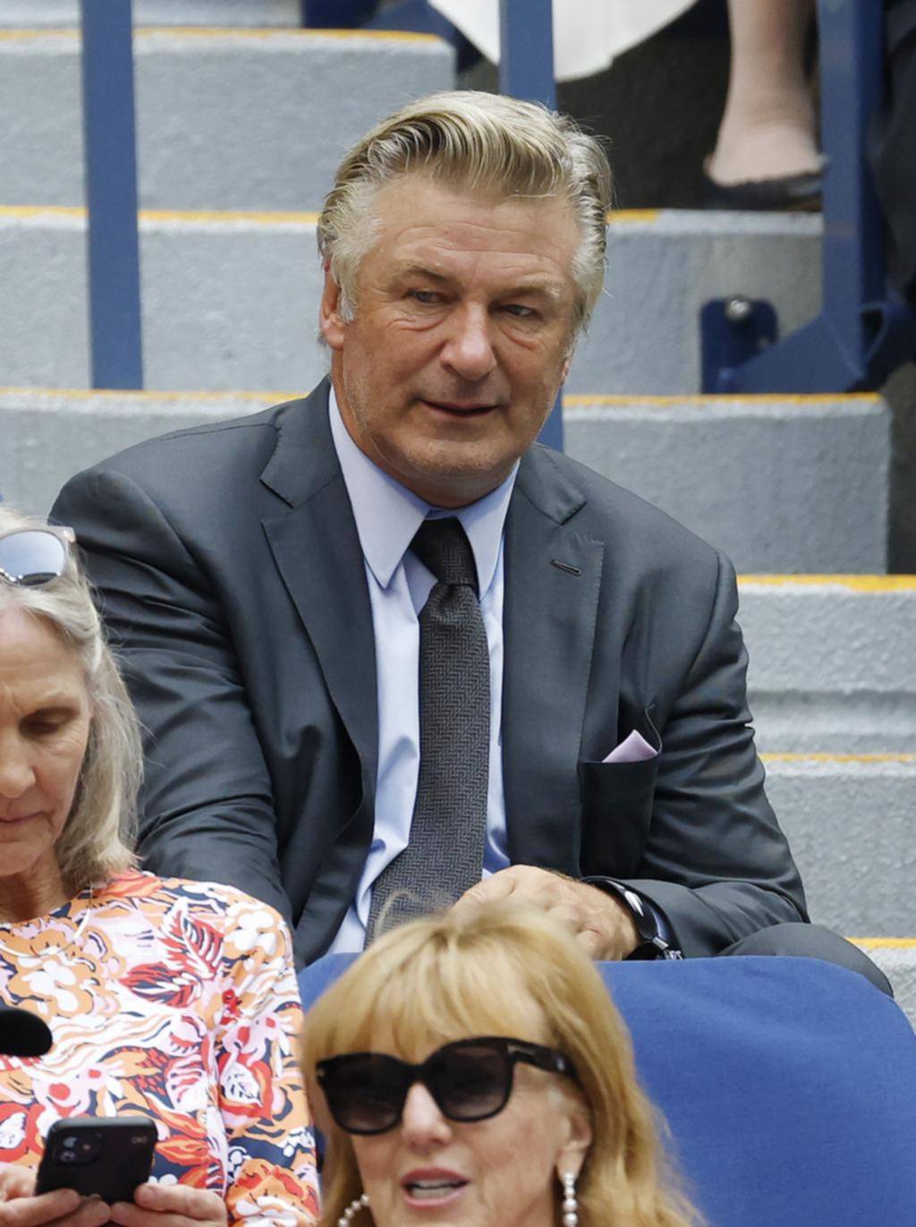 Los escándalos de Alec Baldwin: de una piña a un fotógrafo a un disparo mortal
