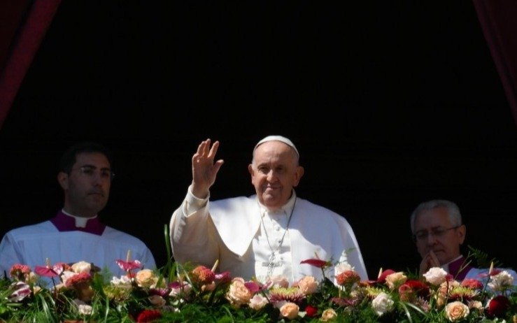 En su mensaje de Pascua, el papa Francisco pide esfuerzos para terminar guerras abiertas en todo el mundo