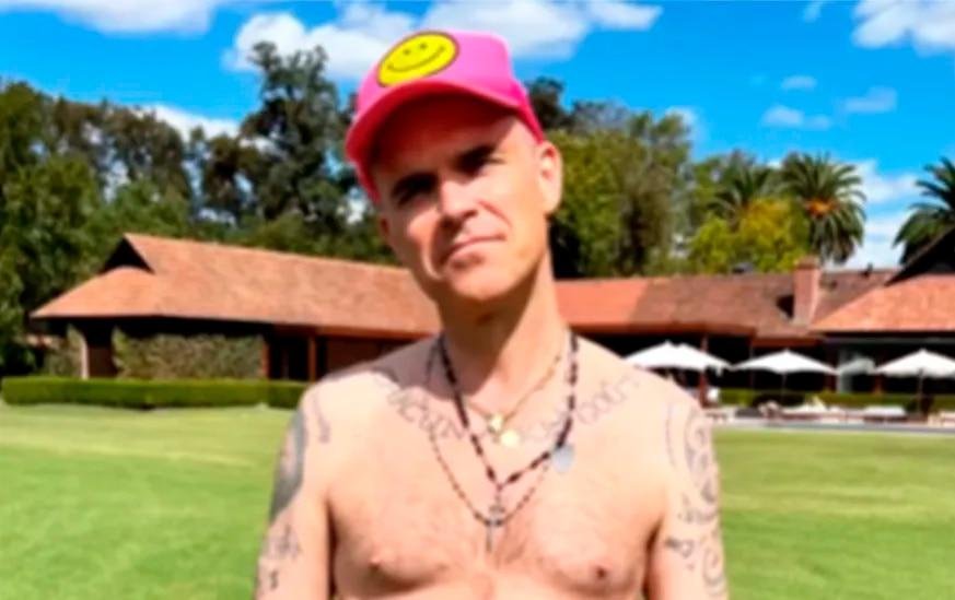Golf, polo y sol: la visita de Robbie Williams al país