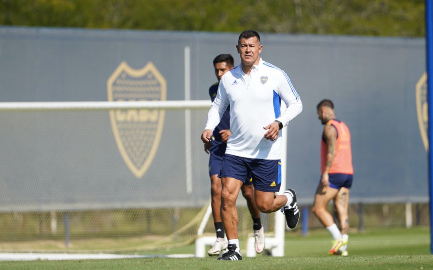 Almirón: "Es importante estar a la altura, porque estamos en el equipo más grande de la Argentina"