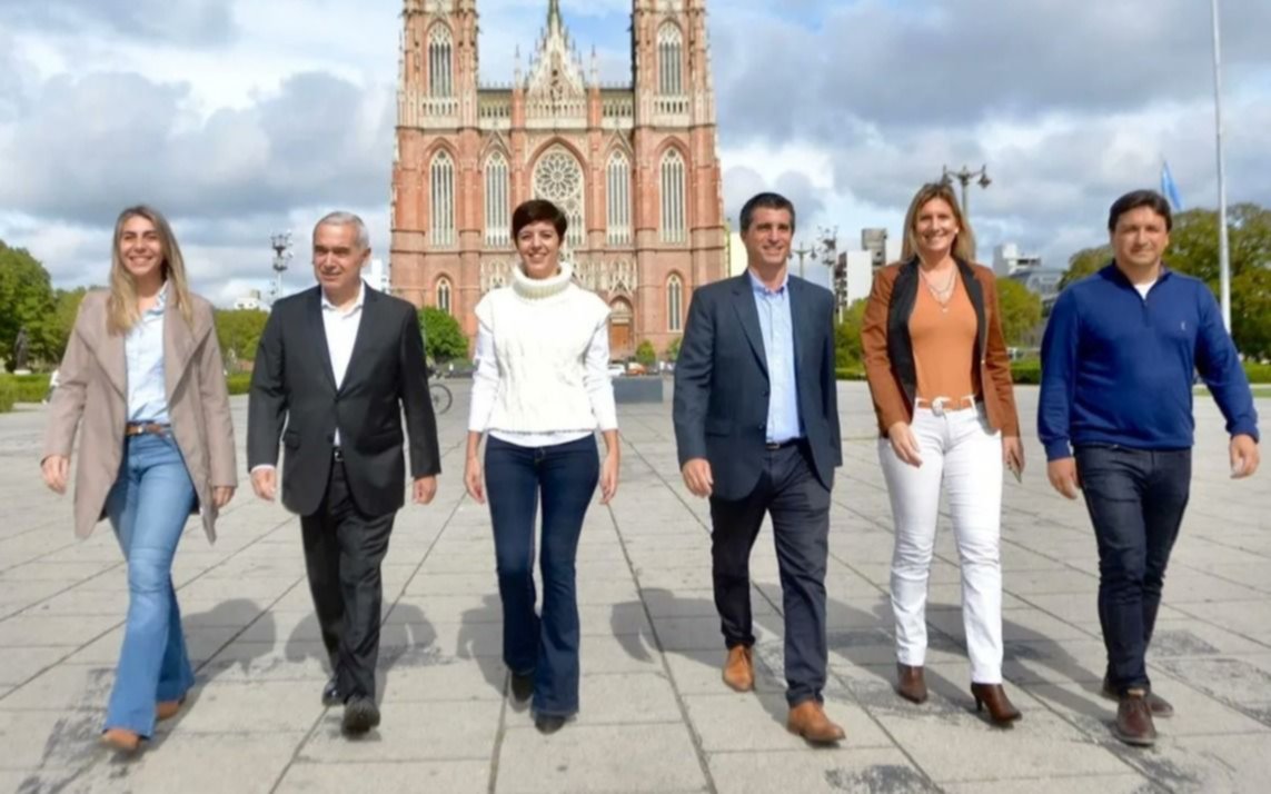 Allan presentó al “equipo del orden” para competir en la interna platense del PRO