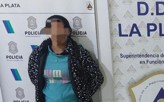 Llevó a un detenido pan relleno con droga